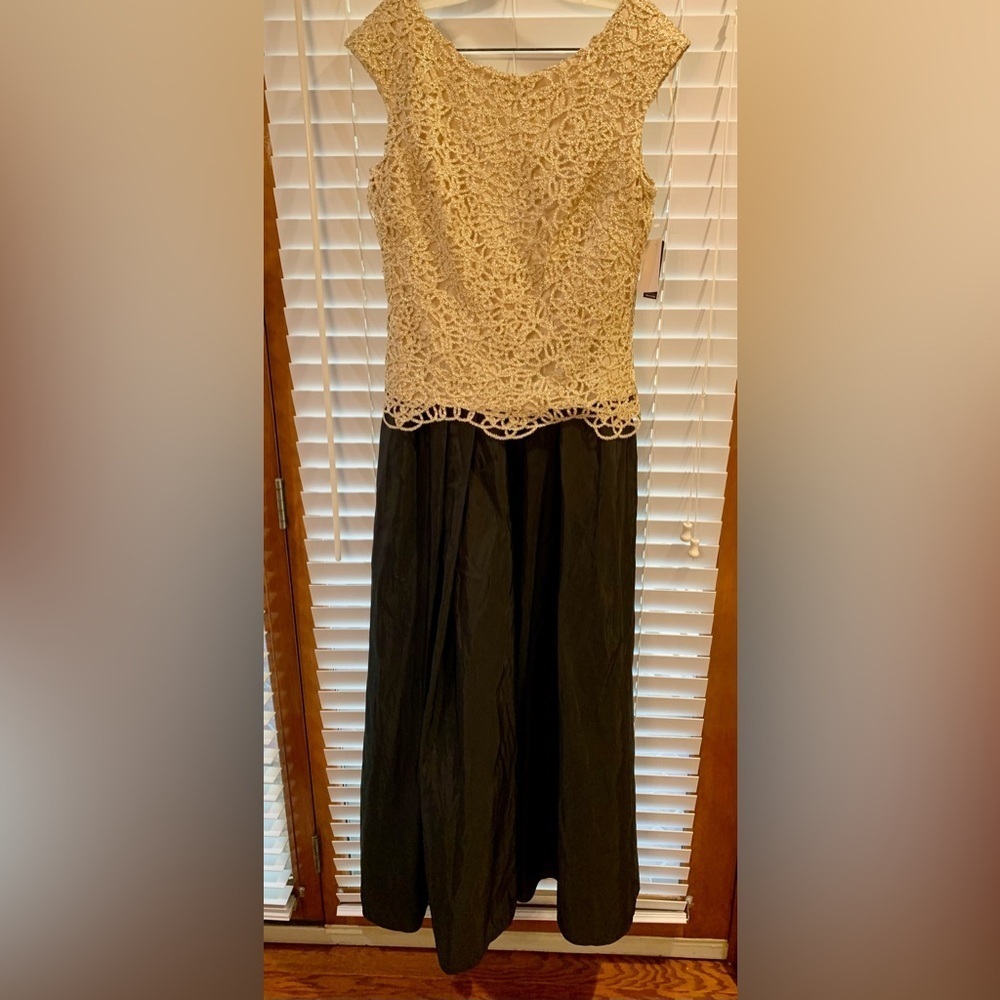 Alex Evenings Black Full Skirt And Gold Sequin Bodice Dress Size 10 NWT Vintage